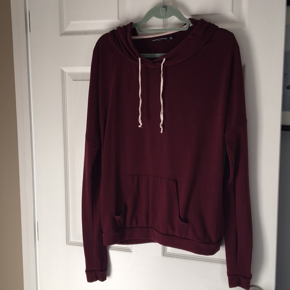 Brandy Melville Hoodie in maroon